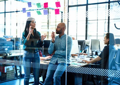 Two employees are discussing about the project.