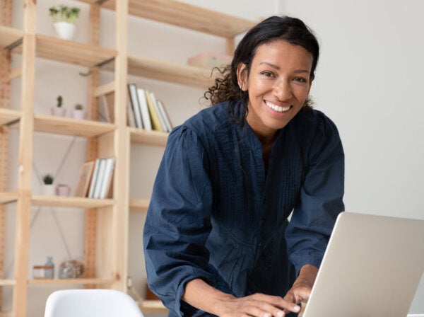 gartner dex mq 2025 woman at laptop