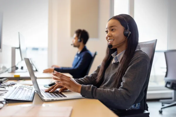 Support Call Center Customer Service on Laptops